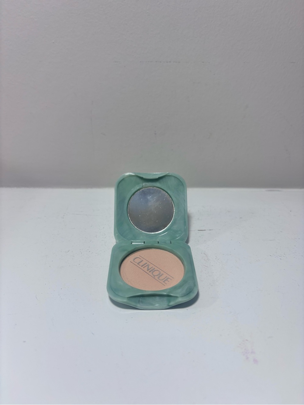 Clinique Soft Finished Pressed Powder Soft Porcelain .07 Oz